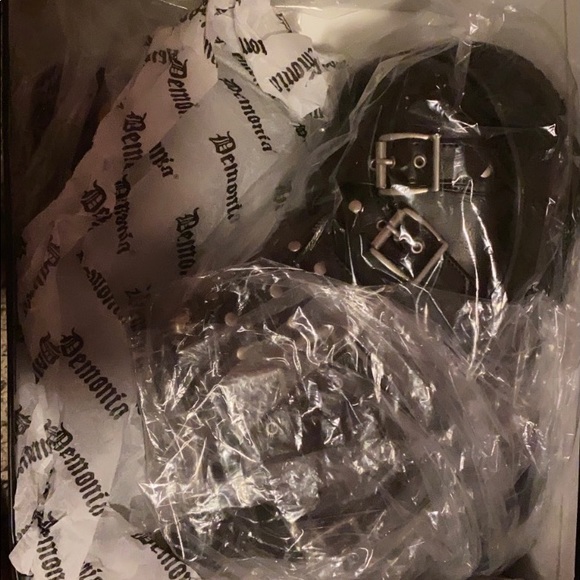 Demonia Scene 30 Boots - Picture 9 of 10